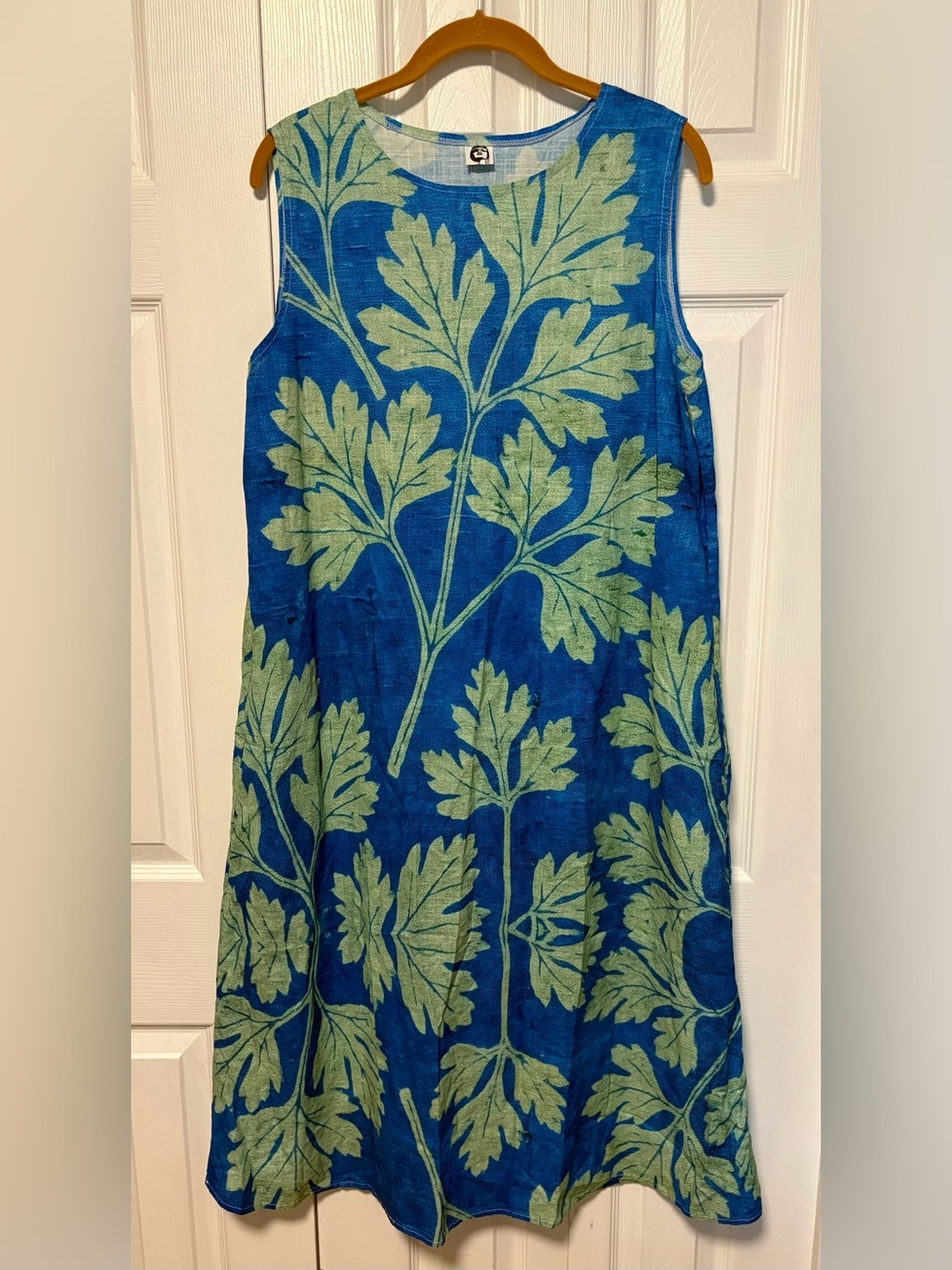 Beautiful Lightweight Blue & Green Botanical Print Dress